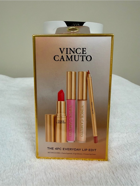 Vince Camuto Other - Vince Camuto The 4PC Everyday Lip Edit